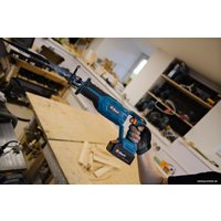 Сабельная пила Bort BRS-21LI-FD (с 2-мя АКБ)