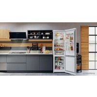 Холодильник Hotpoint-Ariston HTW 8202I W