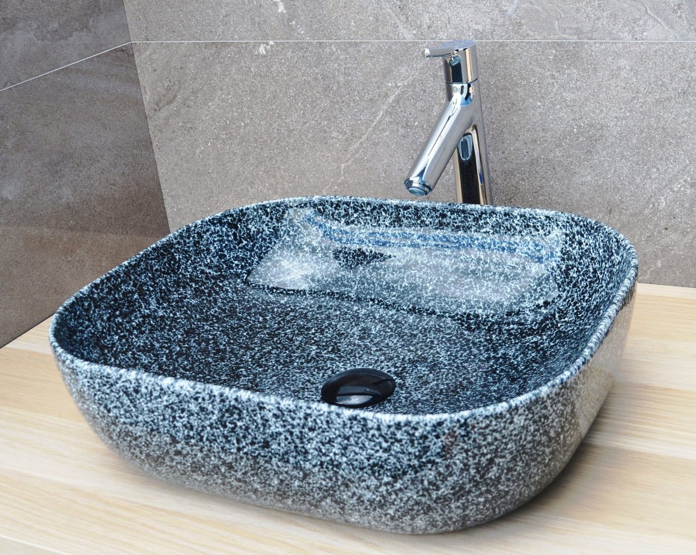 

Умывальник CeramaLux MNC338