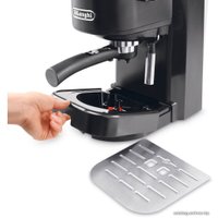 Рожковая кофеварка DeLonghi EC 250.B