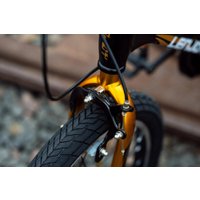 Детский велосипед Lenjoy Sports Shadow 18 LS18-12GL (черный/желтый)