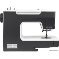 Электромеханическая швейная машина Bernina Bernette B35