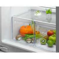 Холодильник Electrolux ColdSense 500 KNT1LF18S1