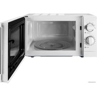 Микроволновая печь StarWind SMW3920