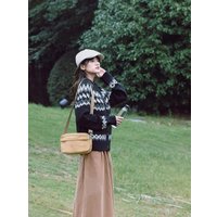 Сумка через плечо Qminica EMB-004B