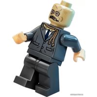 Конструктор LEGO DC Super Heroes 76239 Бэтмобиль Тумблер: схватка с Пугалом