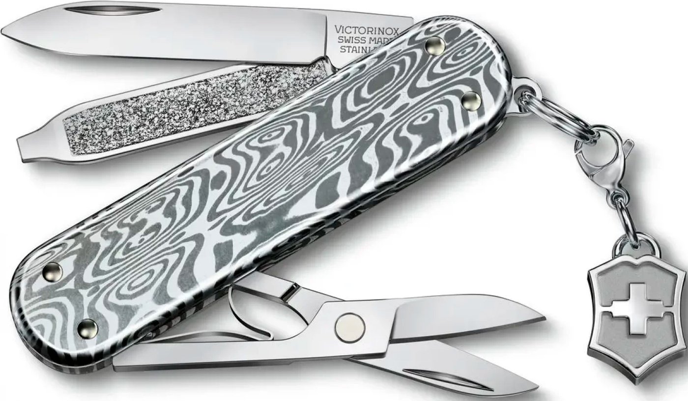 

Мультитул Victorinox Classic Brilliant Damast 0.6221.34 (серебристый)
