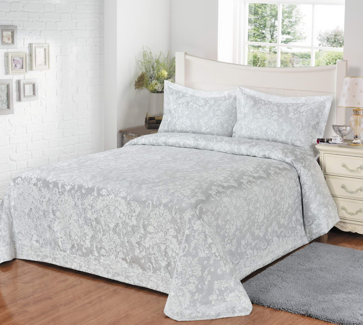 

Набор текстиля для спальни Sofi De MarkO Ивина 240x260 Пок-Ив-сереб-240х260 (серебристый)