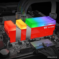 Оперативная память Thermaltake ToughRam RGB 2x8GB DDR4 PC4-28800 RG25D408GX2-3600C18A в Бобруйске