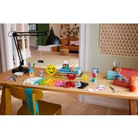 Конструктор LEGO Classic Креативная коробочка счастья 11042