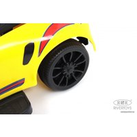 Каталка RiverToys F005FF-P (желтый)