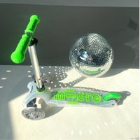 Трехколесный самокат Micro Mini Micro Deluxe Flux LED (неоновый зеленый)