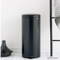 Мусорное ведро Brabantia Pedal Bin NewIcon 30 л (черный матовый)