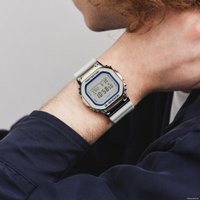 Наручные часы Casio G-Shock GM-5600LC-7E