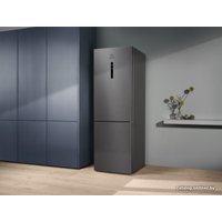 Холодильник Electrolux RNC7ME32X2