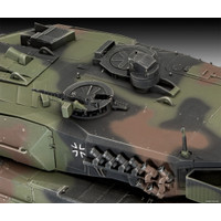 Сборная модель Revell 03281 Немецкий танк Leopard 2 A6/A6NL