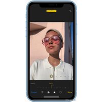 Телефон Apple iPhone XR 64GB (синий)