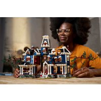 Конструктор LEGO Icons 11370 Очень странные дела: Дом Криллов