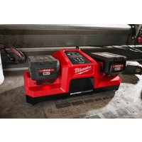 Зарядное устройство Milwaukee M18 M18DBSC 4932492531 (18В)