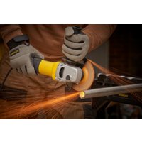 Угловая шлифмашина Stanley FMEG225VS