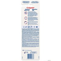 Набор зубных щеток Colgate Тройное действие (2 шт)
