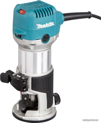 Makita RT0702C