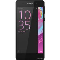 Телефон Sony Xperia E5 (черный)