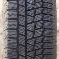 Зимние шины Maxxis Arctic Trekker SP-02 225/55R17 97Q (run-flat)