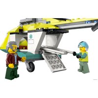 Конструктор LEGO City 60343 Грузовик для спасательного вертолета