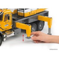 Автомобиль с краном Bruder MACK Granite Liebherr crane truck 02818