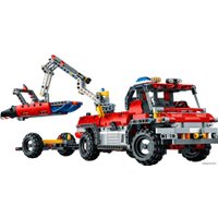 Конструктор LEGO Technic 42068 Автомобиль спасательной службы