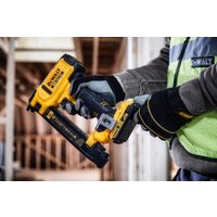 Степлер DeWalt DCN701D2 (с 2-мя АКБ, кейс)