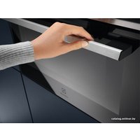 Микроволновая печь Electrolux EVM8E08X