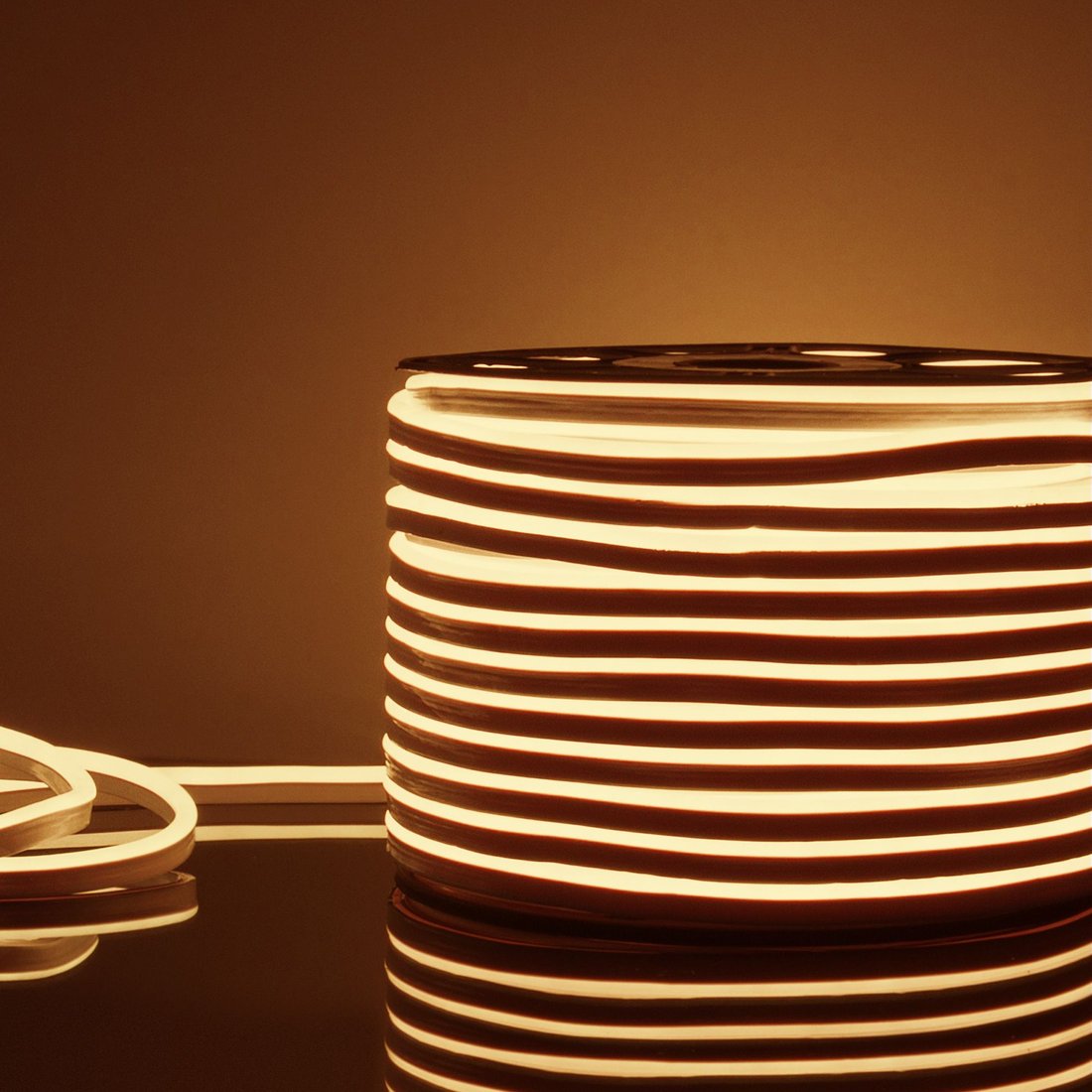 

Гибкий неон Elektrostandard LS001 220V 9,6W 120Led 2835 IP67 односторонний теплый белый, 1 м a052995