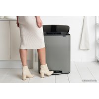 Система сортировки мусора Brabantia Bo Pedal Bin 2 x 30 л (минерально-серый)