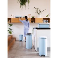 Мусорное ведро Brabantia Pedal Bin NewIcon 12 л (небесно-голубой)