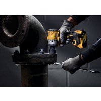 Гайковерт DeWalt DCF922D2T (с 2-мя АКБ, кейс)