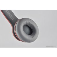 Наушники Beats Solo HD red