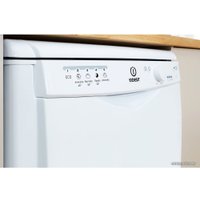 Отдельностоящая посудомоечная машина Indesit DFG 15B1 PL