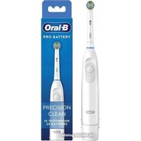 Электрическая зубная щетка Oral-B Pro Battery Precision Clean DB5.010.1 (белый)