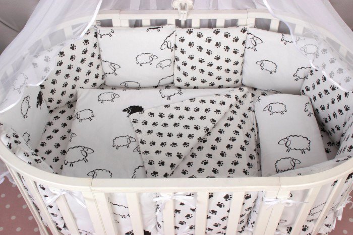 

Бампер в кроватку Amarobaby Home Elite (12 подушек, белый/черный)