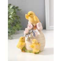 Статуэтка Sima-Land Цыплята с яичком с розовыми цветами и колокольчиками 10927862
