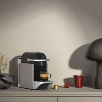 Капсульная кофеварка Nespresso Pixie C62 Titan