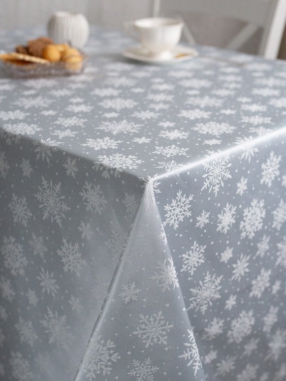 

Скатерть Моготекс Серебряные снежинки 02ШС8-14-КВ рис.2652/250302 (220x150)