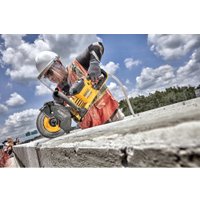 Бензорез DeWalt DCS690X2 (с 2-мя АКБ)