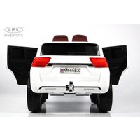 Детский электромобиль RiverToys М555БХ (белый)