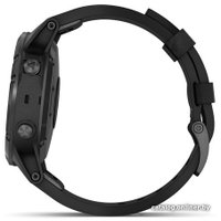 Умные часы Garmin Fenix 5 Plus Sapphire (черный/черный кожаный)