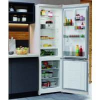 Холодильник Hotpoint HT 5200 M