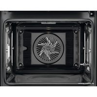 Электрический духовой шкаф Electrolux SteamBoost 800 EOB8S39WZ