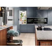 Встраиваемая посудомоечная машина Electrolux EEC767305L